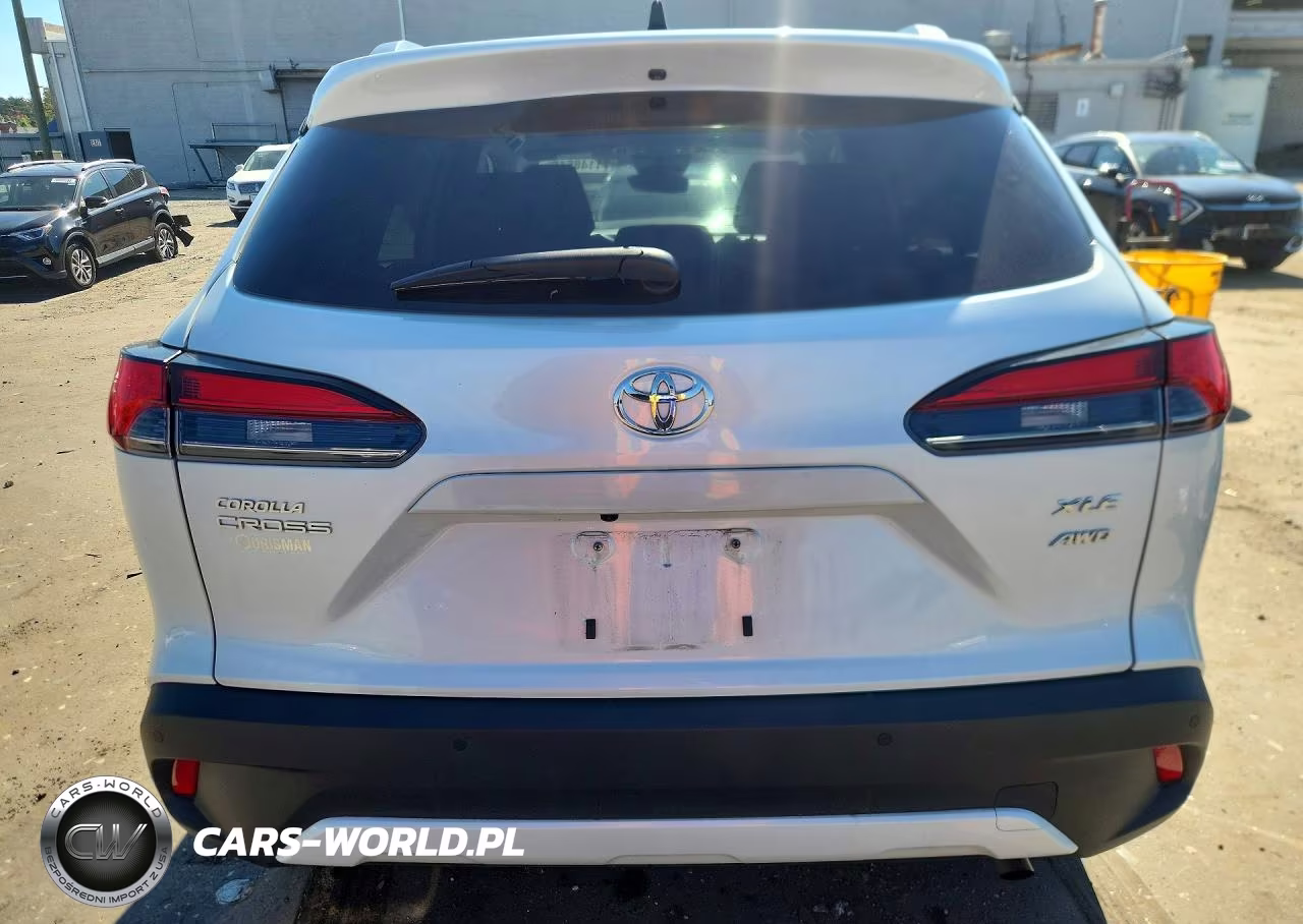 2025 Toyota Corolla Cross Xle VIN:7MUDAABG9SV143176 - 6