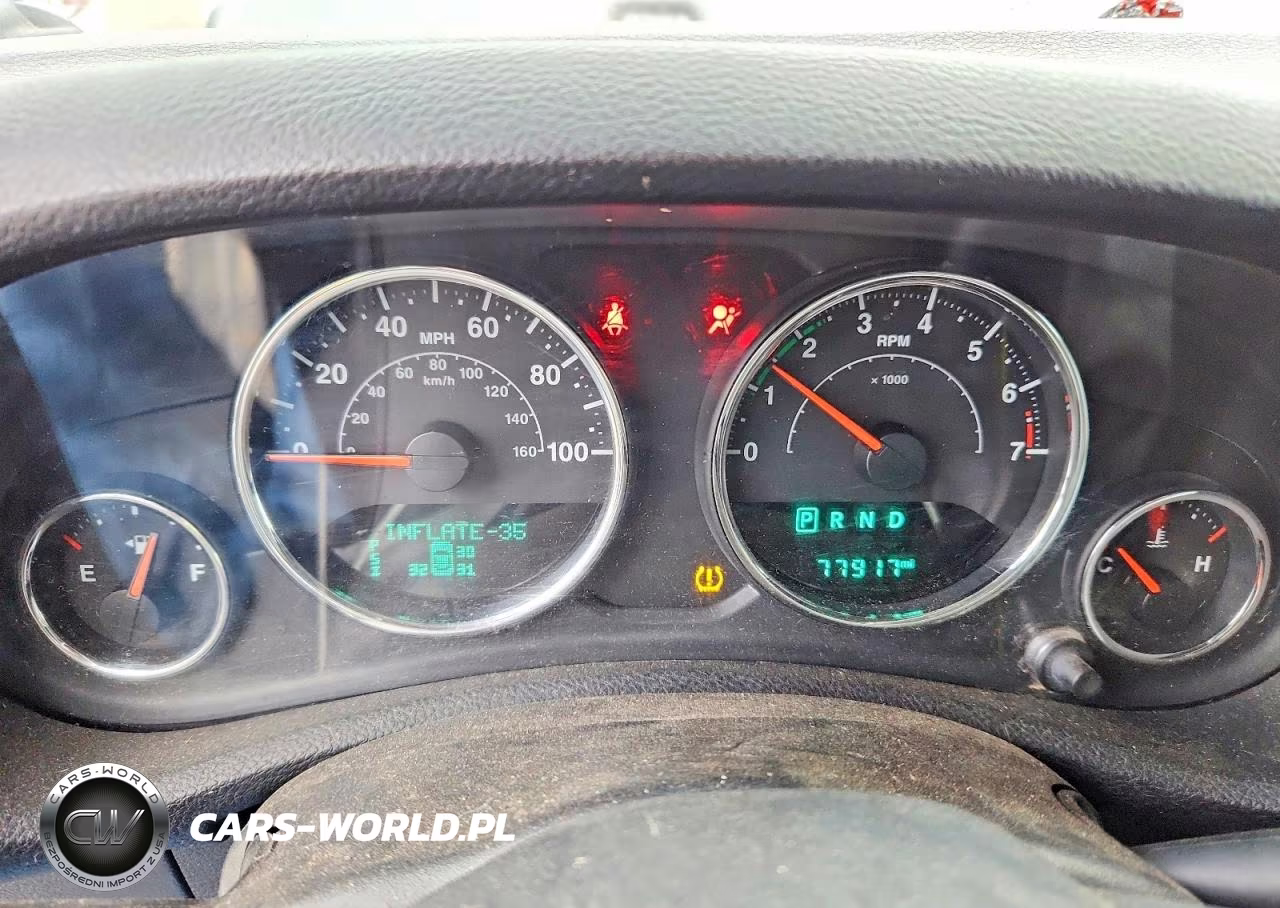 2018 Jeep Wrangler Unlimited Sahara VIN:1C4HJWEG7JL845081 - 9