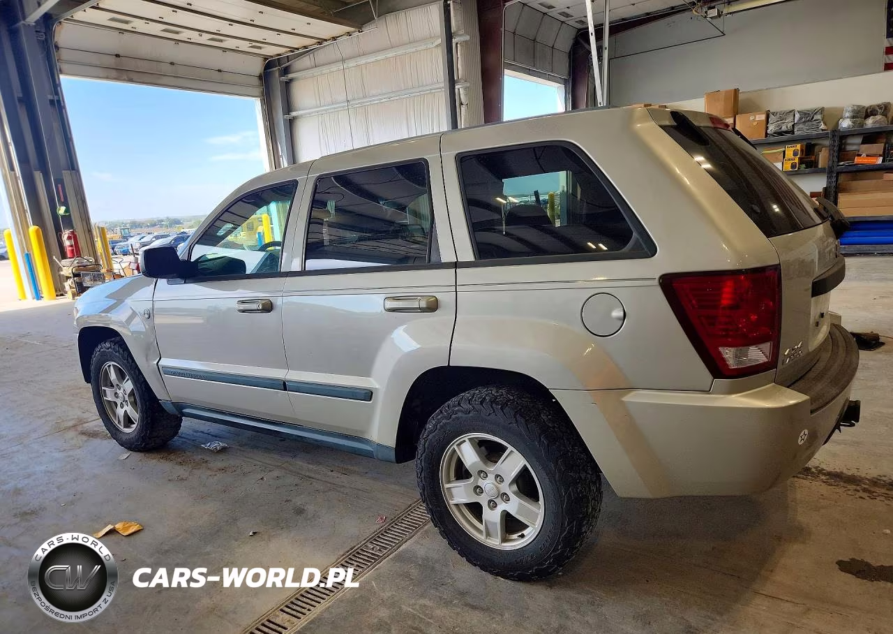 2008 Jeep Grand Cherokee Laredo VIN:1J8HR48N88C205049 - 2