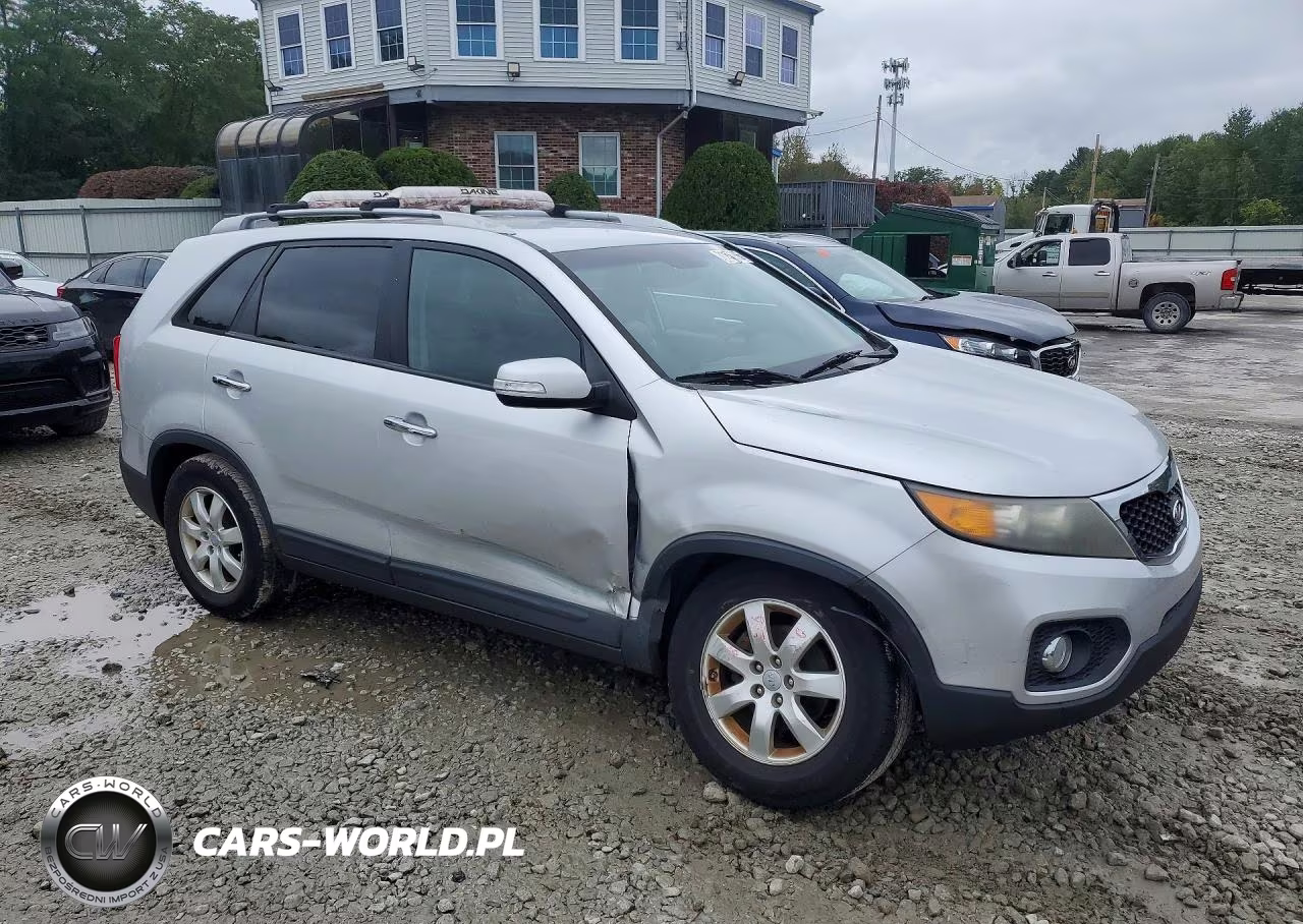 2012 Kia Sorento Lx VIN:5XYKT4A61CG229988 - 4