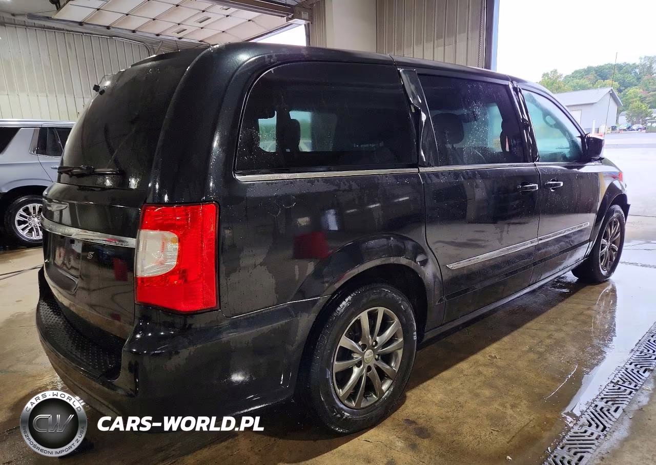 2014 Chrysler Town & Country S VIN:2C4RC1HG5ER464923 - 3