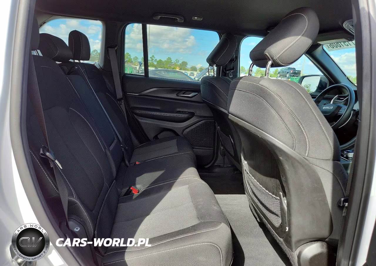 2024 Jeep Grand Cherokee Laredo VIN:1C4RJGAG8RC258576 - 11