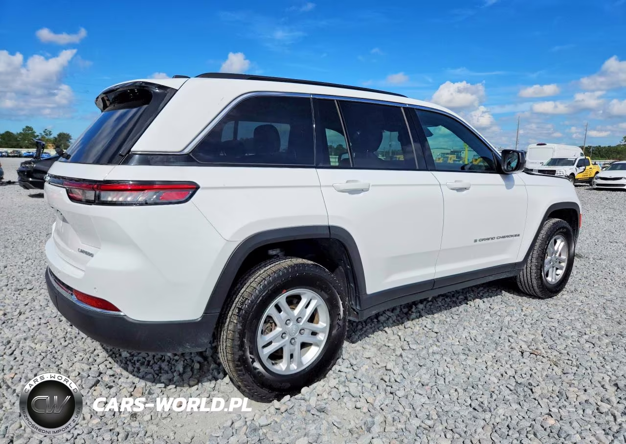 2024 Jeep Grand Cherokee Laredo VIN:1C4RJGAG8RC258576 - 3