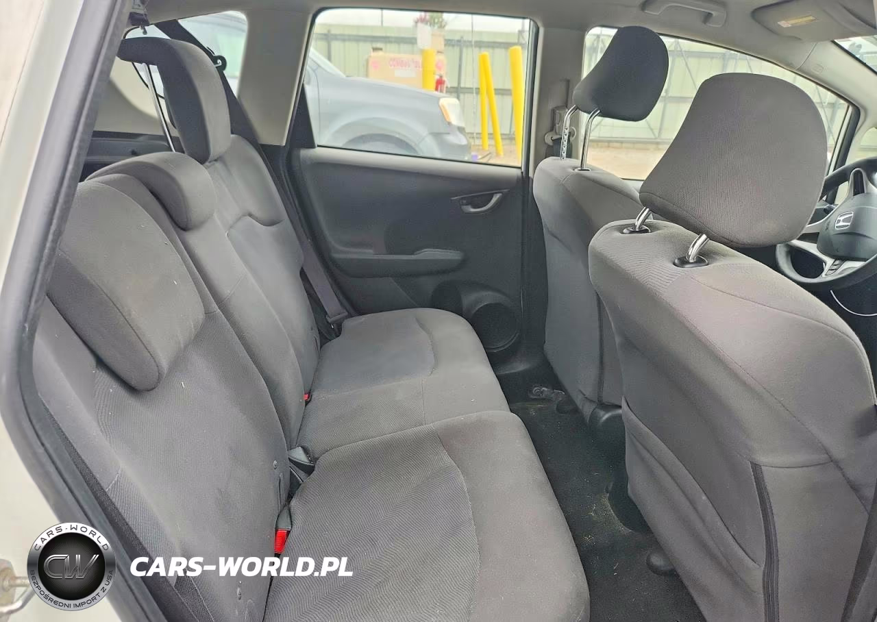 2013 Honda Fit VIN:JHMGE8H35DC069153 - 10