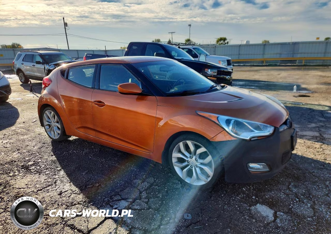 2013 Hyundai Veloster Base VIN:KMHTC6AD6DU132523 - 4