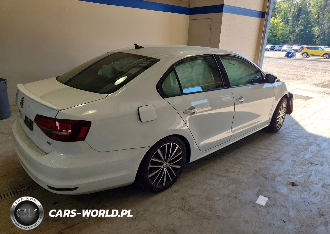 2016 Volkswagen Jetta Sport VIN:3VWD17AJ6GM397832 - 3