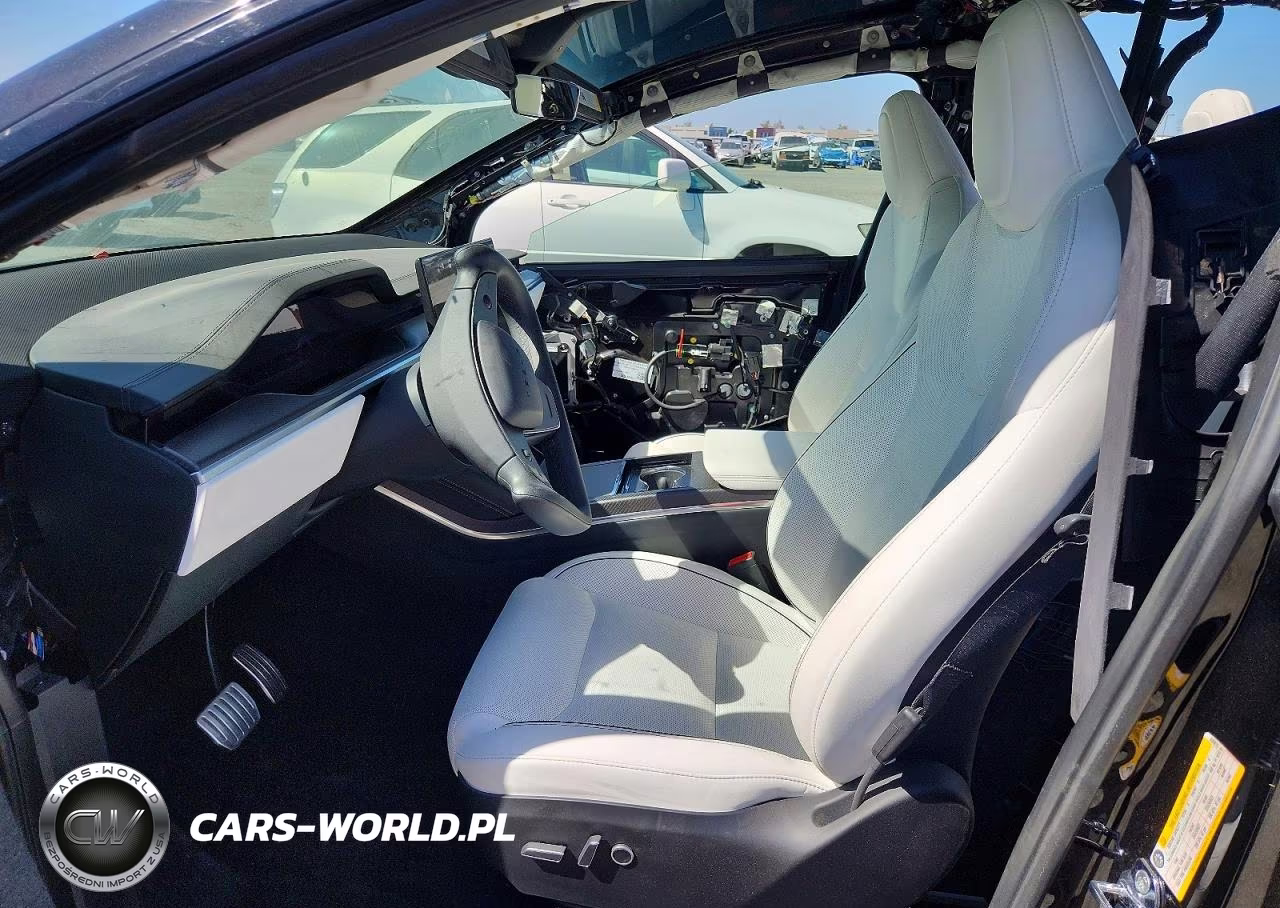 2023 Tesla Model X VIN:7SAXCBE65PF430815 - 7