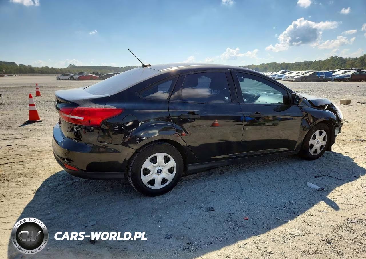 2017 Ford Focus S VIN:1FADP3E29HL337386 - 3