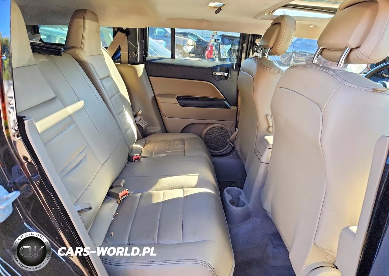 2016 Jeep Patriot Latitude VIN:1C4NJRFB7GD534941 - 10
