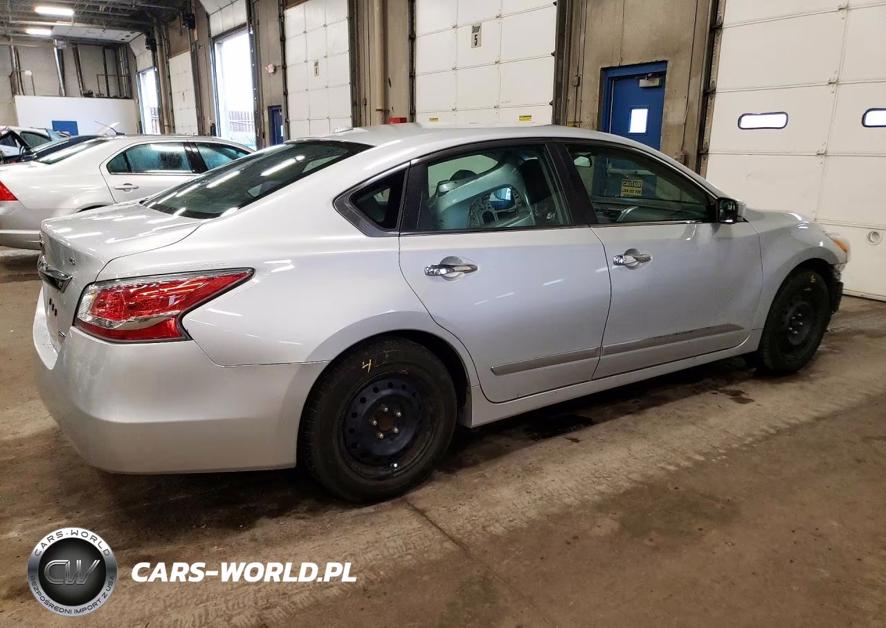 2014 Nissan Altima 2.5 S VIN:1N4AL3AP2EN389426 - 3