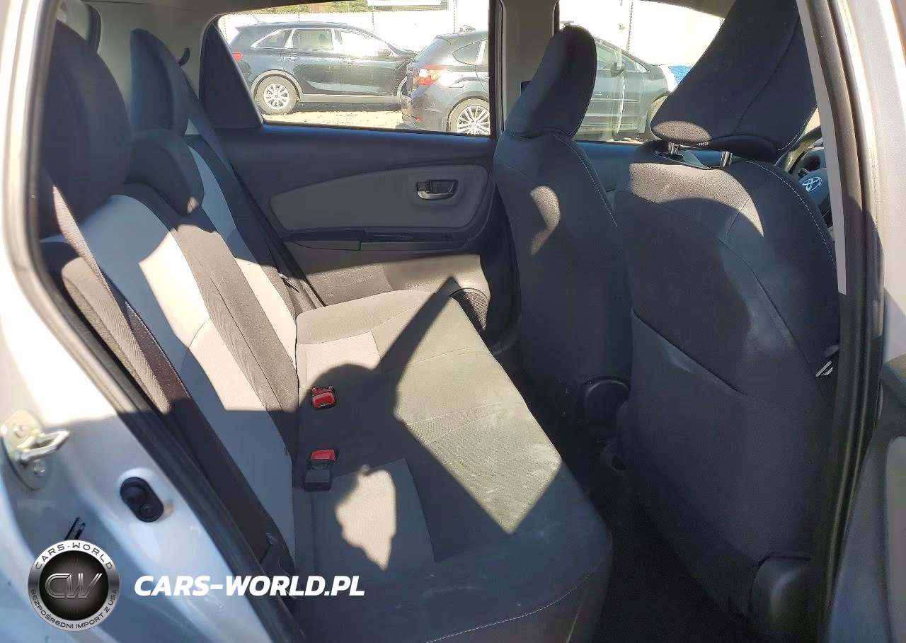 2018 Toyota Yaris 5-Door Le VIN:VNKKTUD36JA095548 - 10