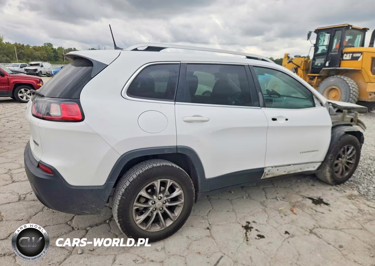 2019 Jeep Cherokee Latitude Plus VIN:1C4PJLLB9KD263299 - 3