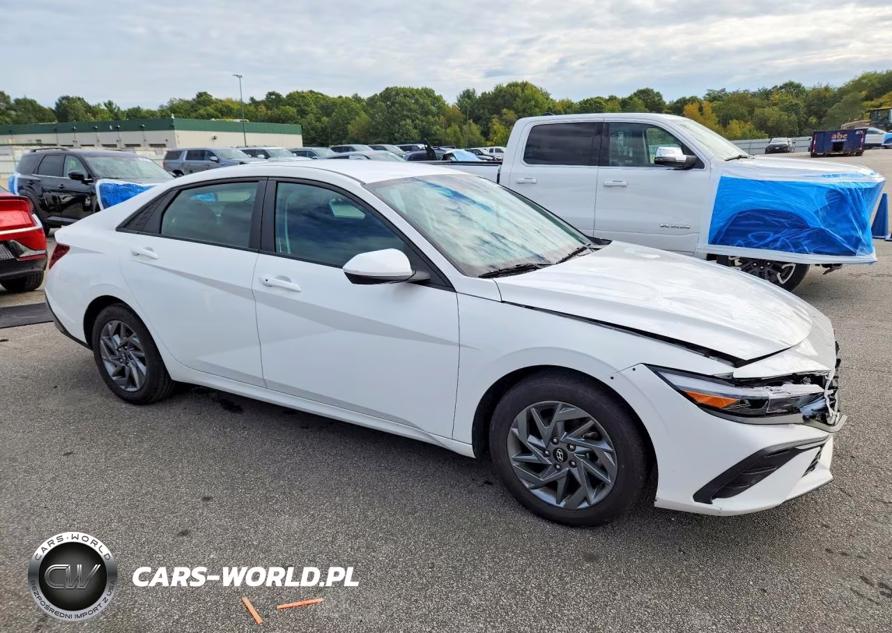 2024 Hyundai Elantra Sel VIN:KMHLM4DGXRU745176 - 4