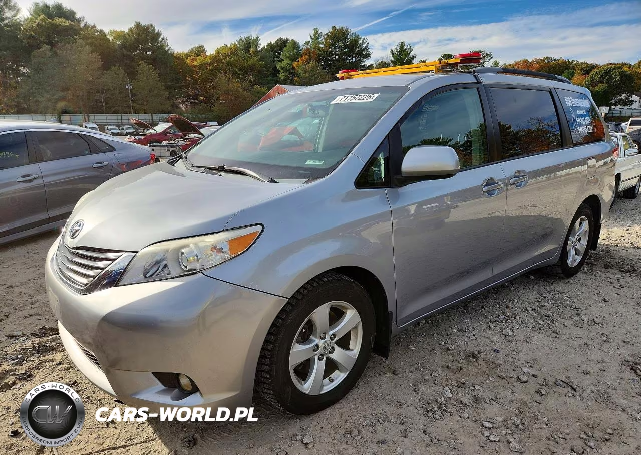 2014 Toyota Sienna Le VIN:5TDKK3DC6ES515890 - 1