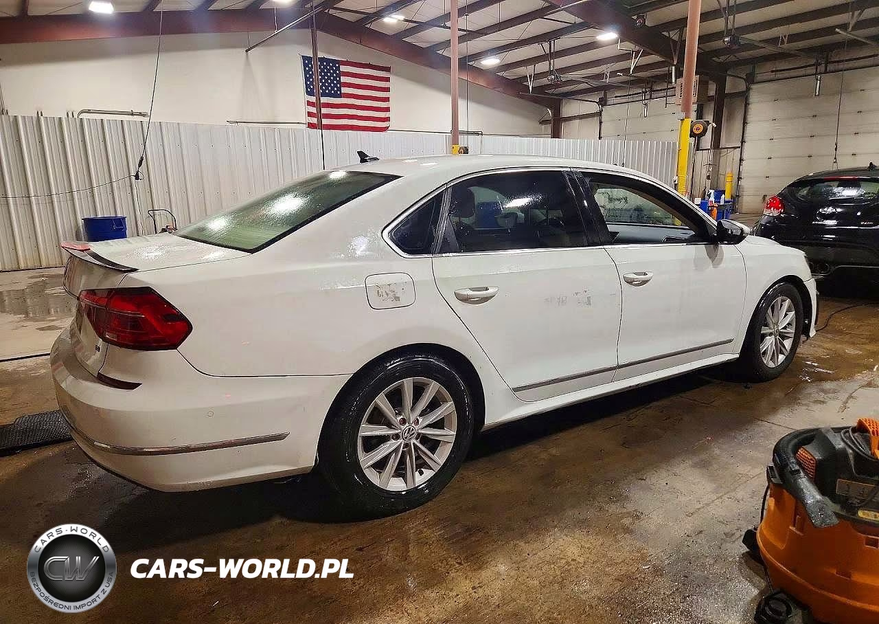 2017 Volkswagen Passat Sel Premium VIN:1VWCT7A31HC068918 - 3