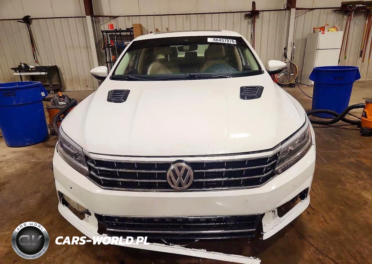 2017 Volkswagen Passat Sel Premium VIN:1VWCT7A31HC068918 - 5
