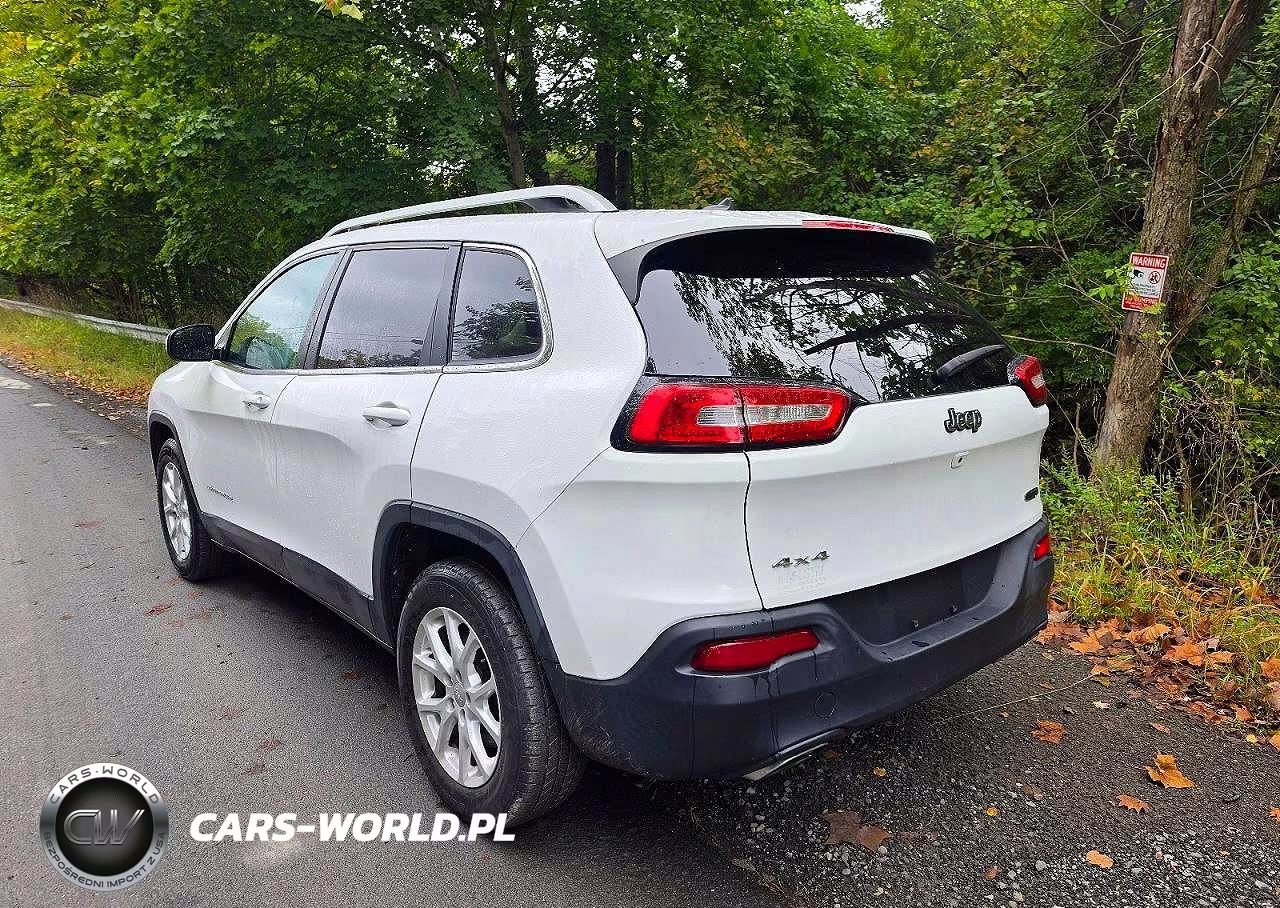 2015 Jeep Cherokee Latitude VIN:1C4PJMCS5FW588855 - 3