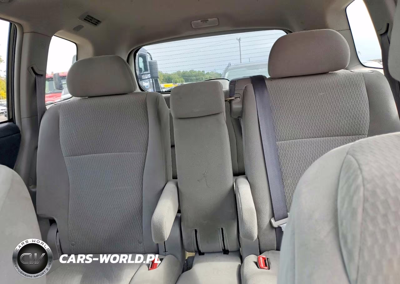 2010 Toyota Highlander Base VIN:5TDBK3EH5AS026529 - 10
