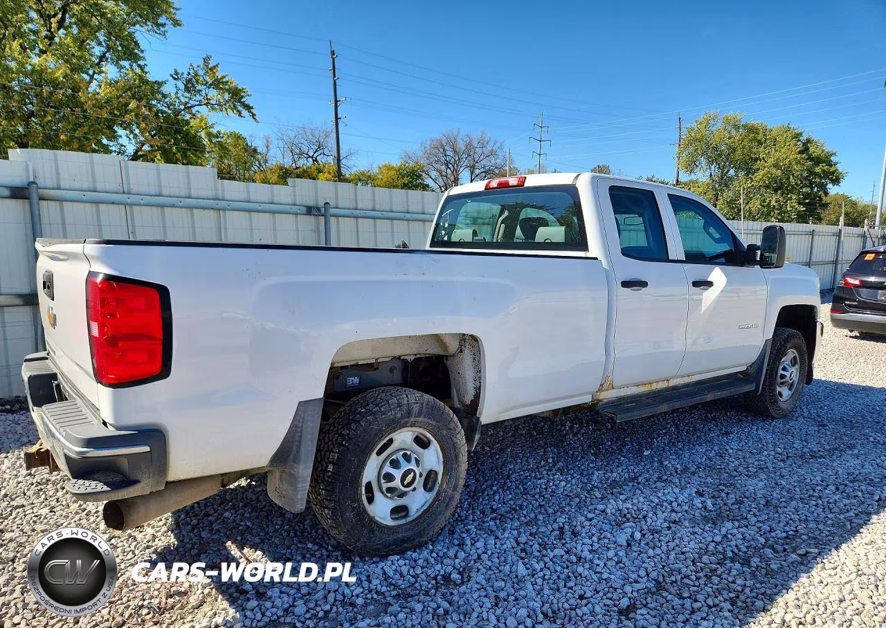 2015 Chevrolet Silverado K2500 Heavy Duty VIN:1GC2KUE82FZ113882 - 3