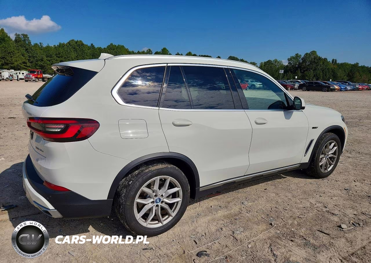 2023 BMW X5 xDrive45E VIN:5UXTA6C03P9N46160 - 3