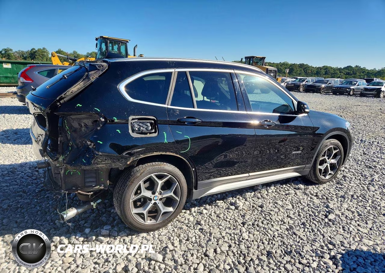 2018 BMW X1 xDrive28I VIN:WBXHT3C31J5K28534 - 3