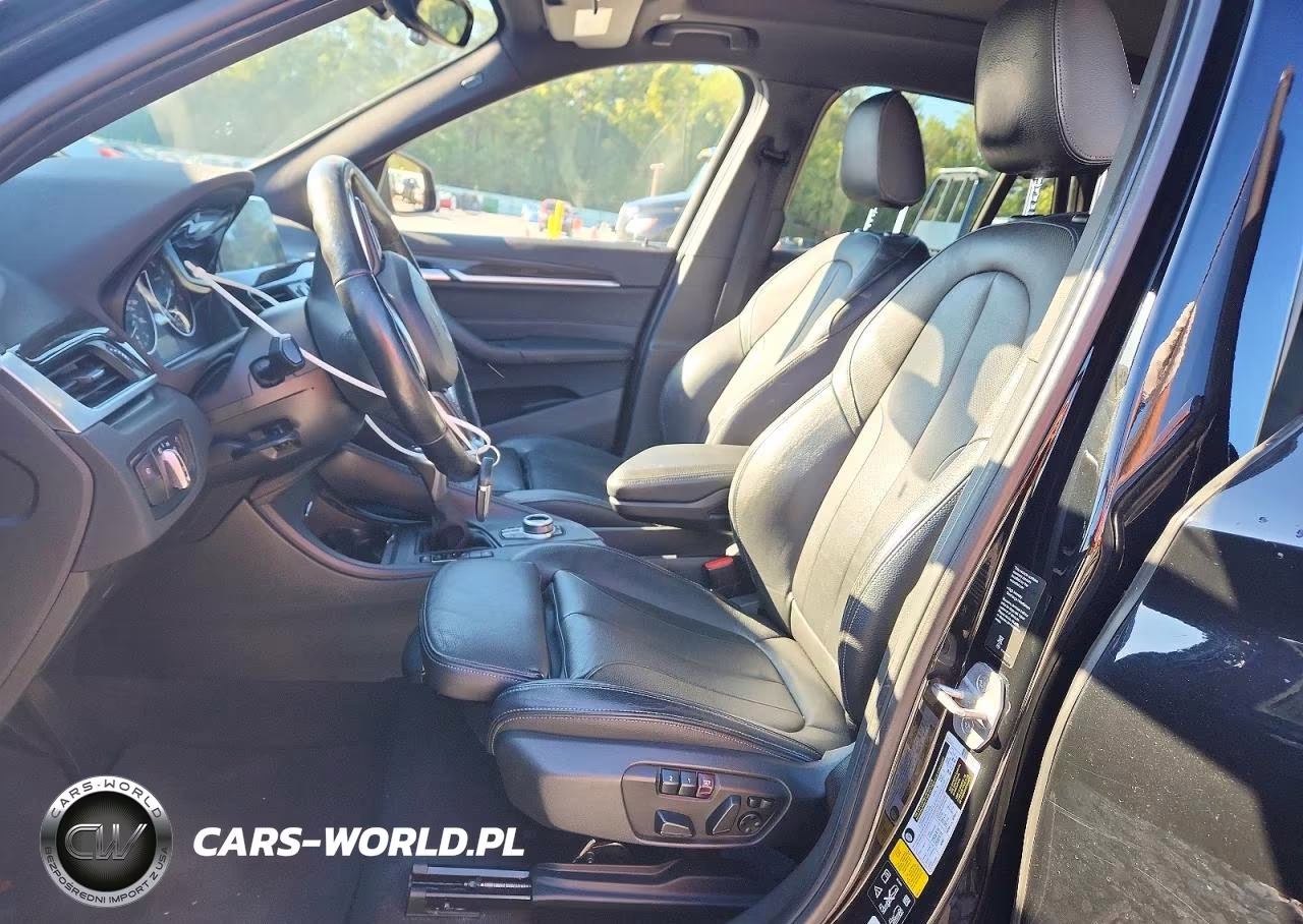 2018 BMW X1 xDrive28I VIN:WBXHT3C31J5K28534 - 7