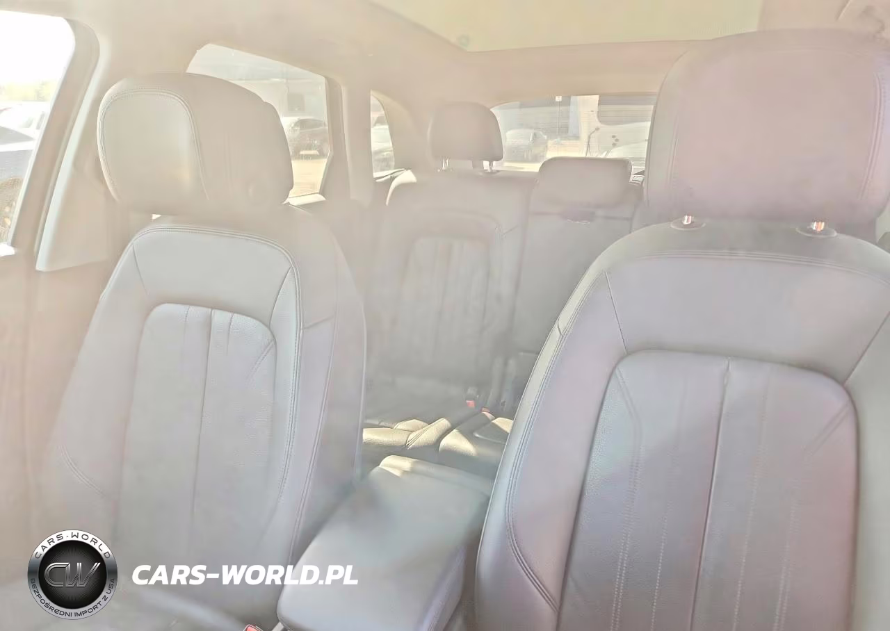2018 Audi Q5 Premium Plus VIN:WA1BNAFY1J2008881 - 10