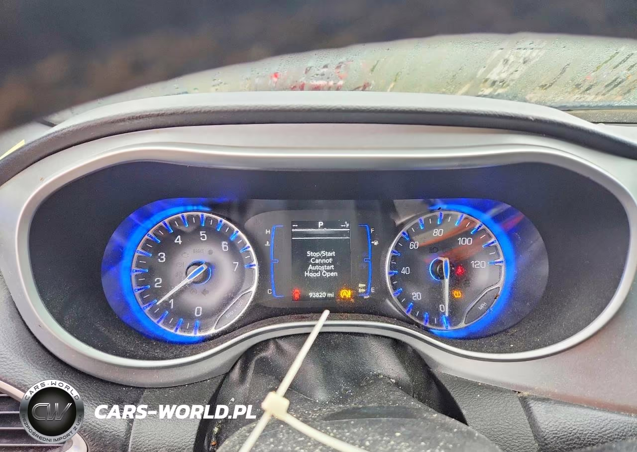 2018 Chrysler Pacifica Touring Plus VIN:2C4RC1FG1JR204502 - 9