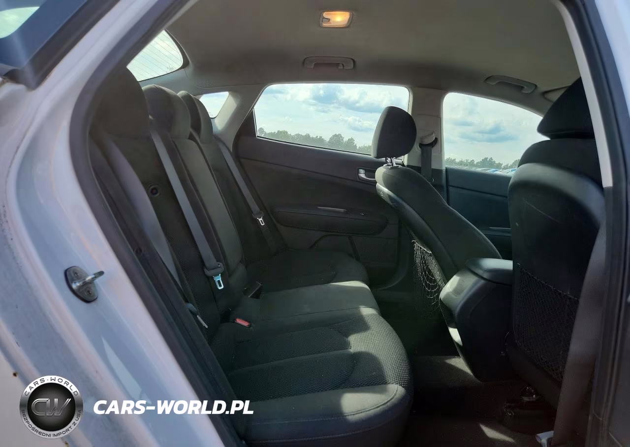 2019 Kia Optima Lx VIN:5XXGT4L31KG278328 - 10