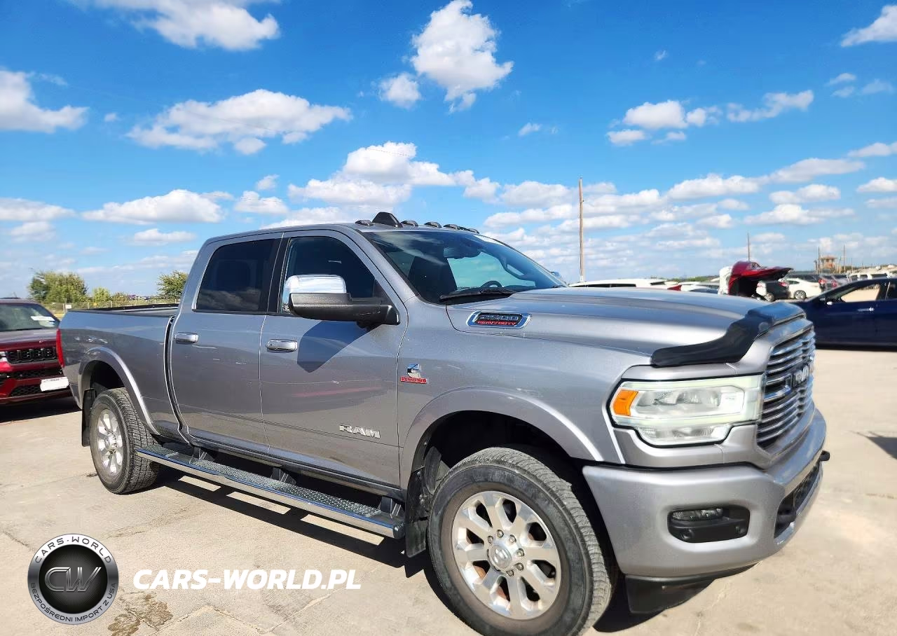 2019 Ram 2500 Laramie VIN:3C6UR5FL9KG613603 - 4