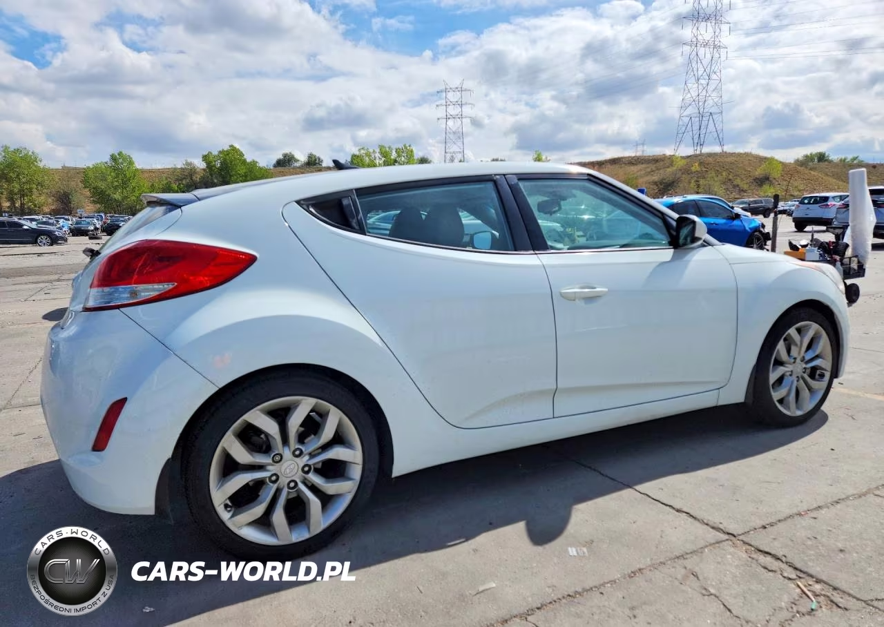 2013 Hyundai Veloster Base VIN:KMHTC6AD1DU096840 - 3