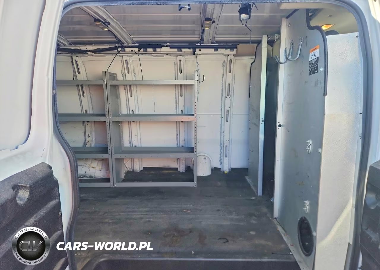 2017 Chevrolet Express VIN:1GCWGAFF4H1345383 - 10