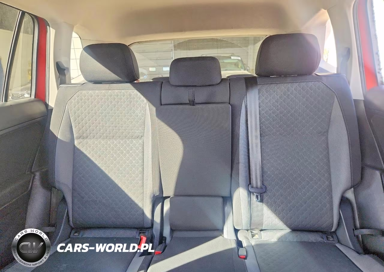 2019 Volkswagen Tiguan S VIN:3VV1B7AX9KM033003 - 10