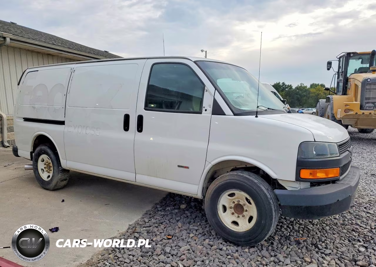 2019 Chevrolet Express 2500 Cargo Delivery Van VIN:1GCWGAF1XK1370347 - 4