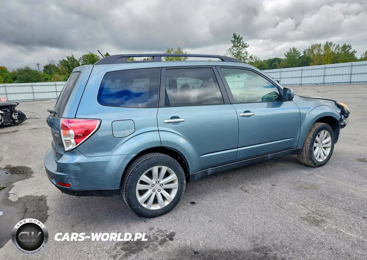 2012 Subaru Forester 2.5X Premium VIN:JF2SHADC7CH425296 - 3