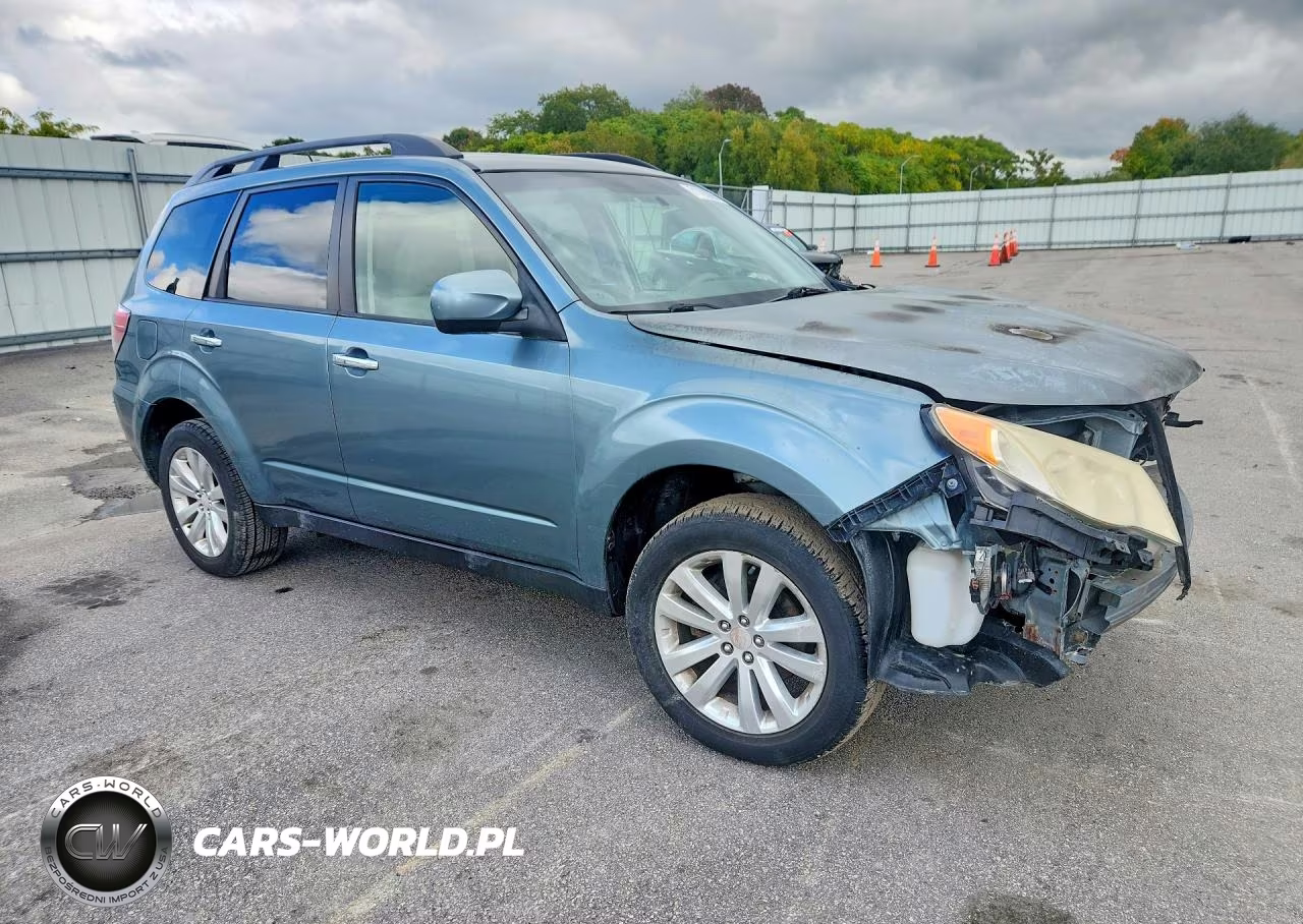 2012 Subaru Forester 2.5X Premium VIN:JF2SHADC7CH425296 - 4