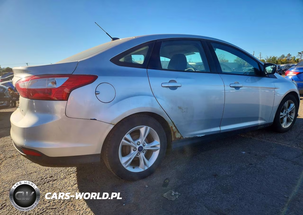 2014 Ford Focus Se VIN:1FADP3F28EL434587 - 3