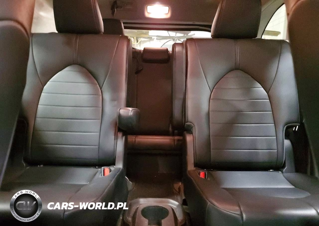 2020 Toyota Highlander Xle VIN:5TDHZRBHXLS508283 - 10