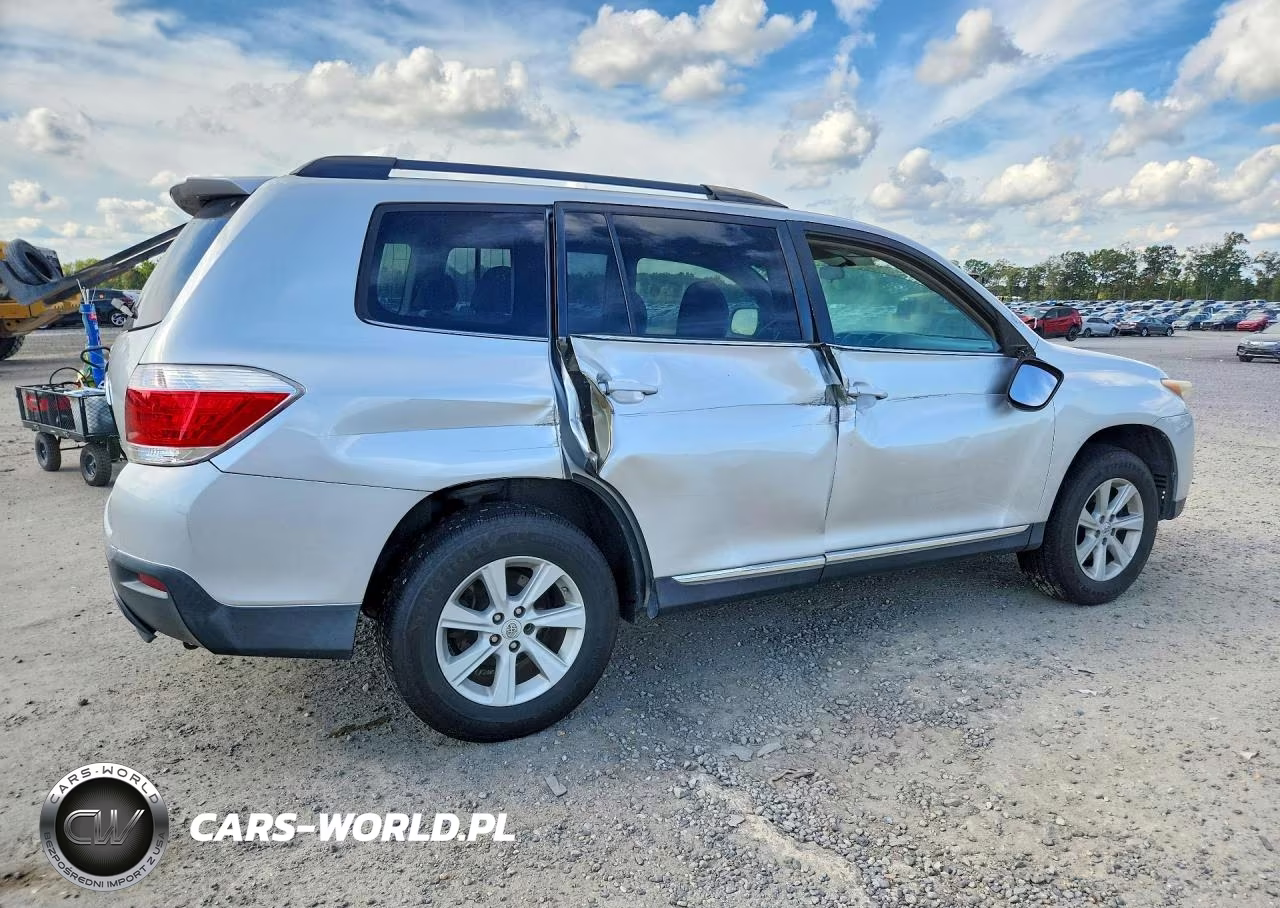 2012 Toyota Highlander Base VIN:5TDBK3EH3CS153718 - 3
