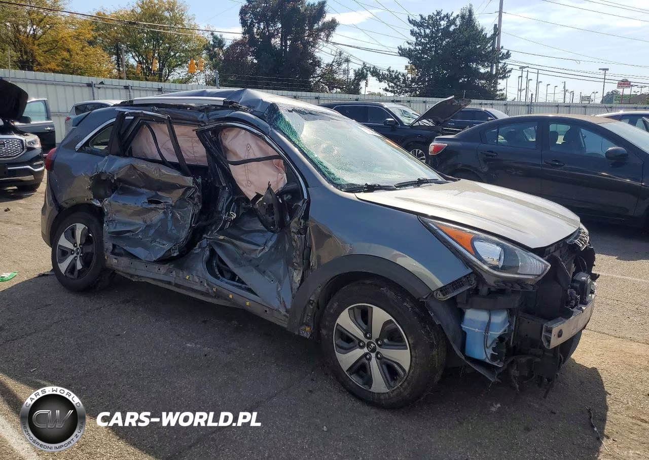 2017 Kia Niro Lx VIN:KNDCB3LC5H5083065 - 4