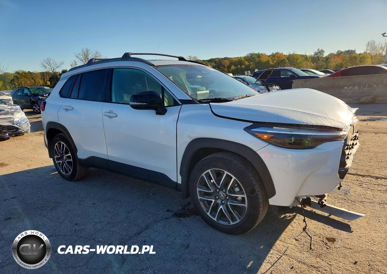 2026 Toyota Corolla Cross Xle VIN:7MUDAABG3TV150593 - 4