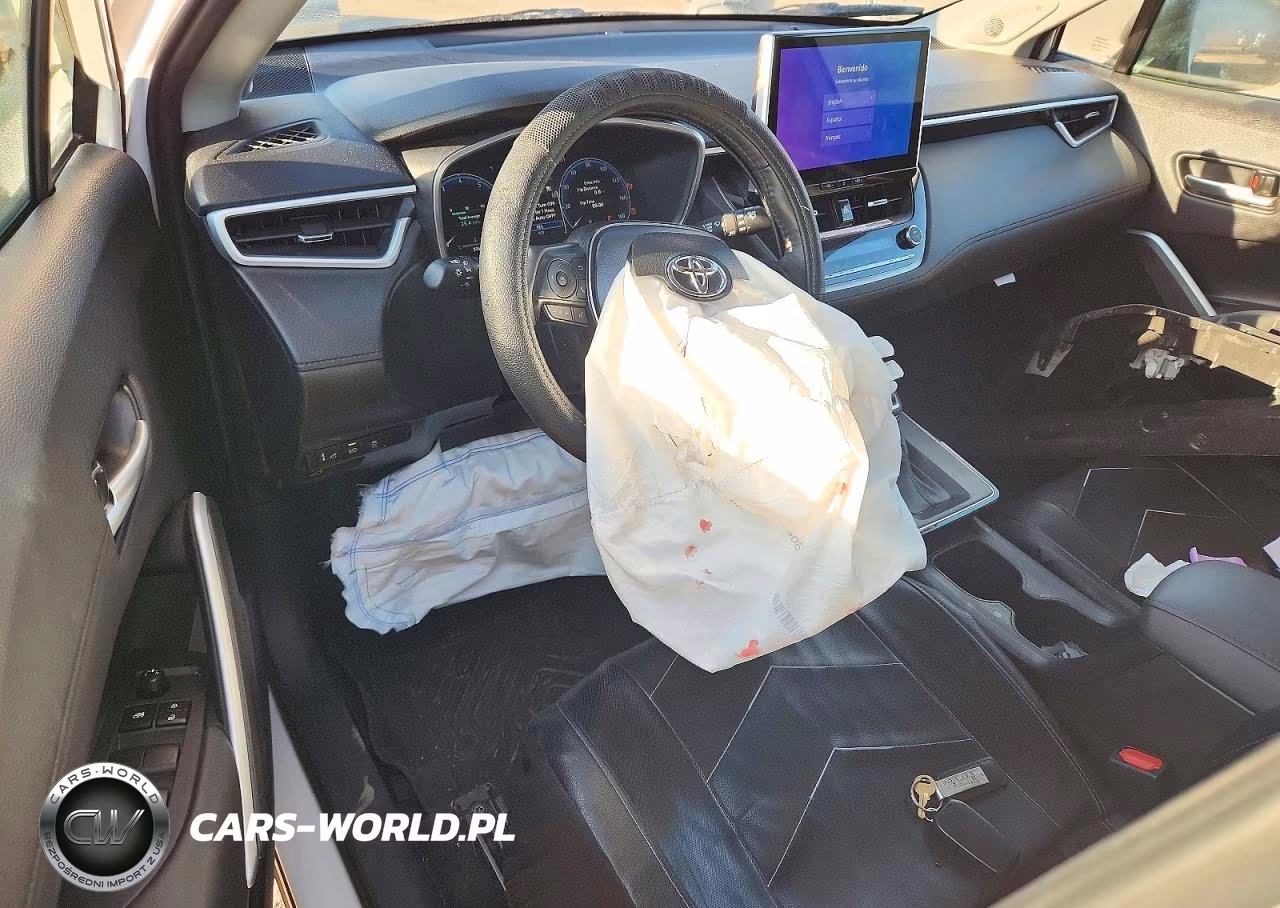 2026 Toyota Corolla Cross Xle VIN:7MUDAABG3TV150593 - 8