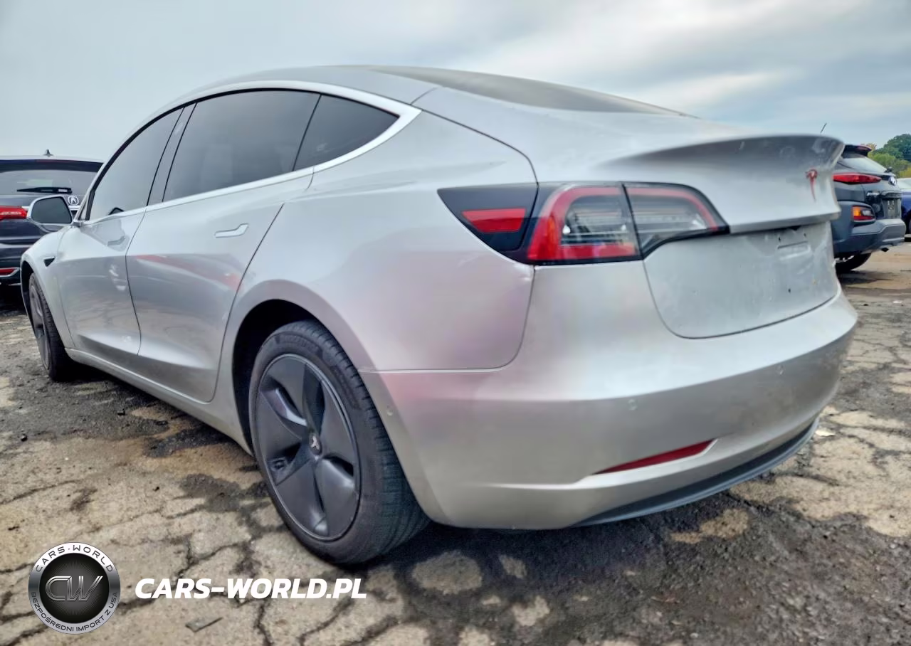 2018 Tesla Model 3 VIN:5YJ3E1EB0JF065075 - 2
