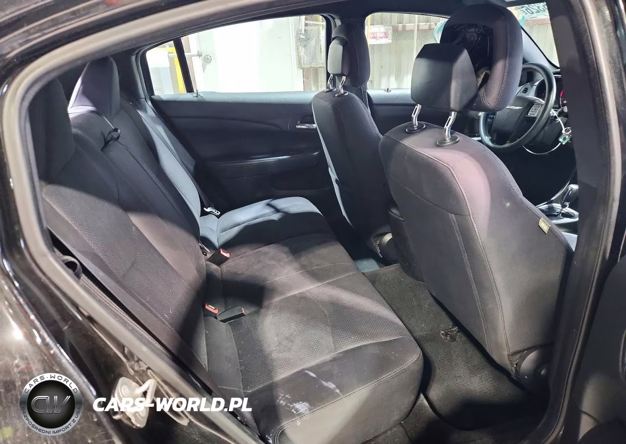 2014 Chrysler 200 Lx VIN:1C3CCBABXEN230952 - 10