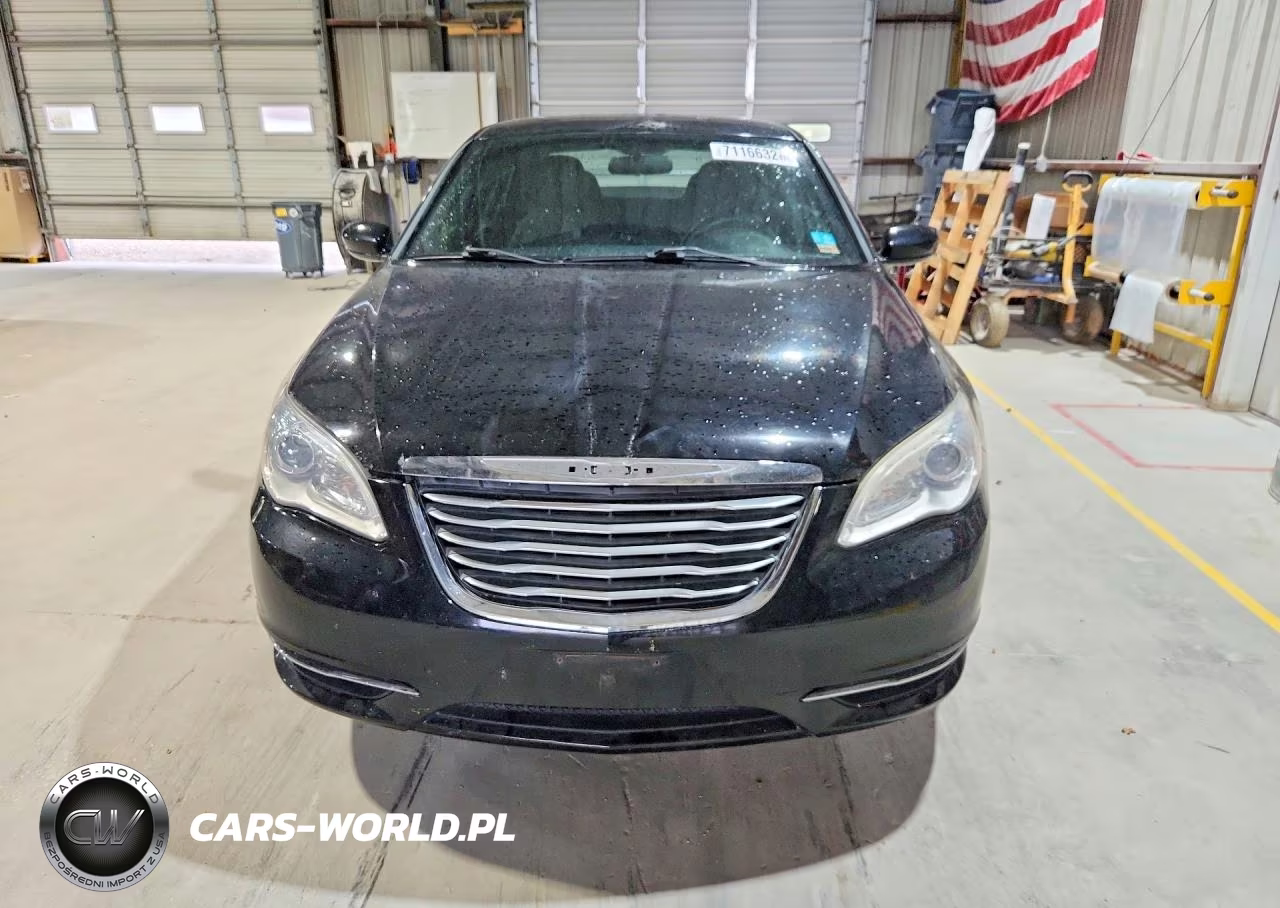 2014 Chrysler 200 Lx VIN:1C3CCBABXEN230952 - 5