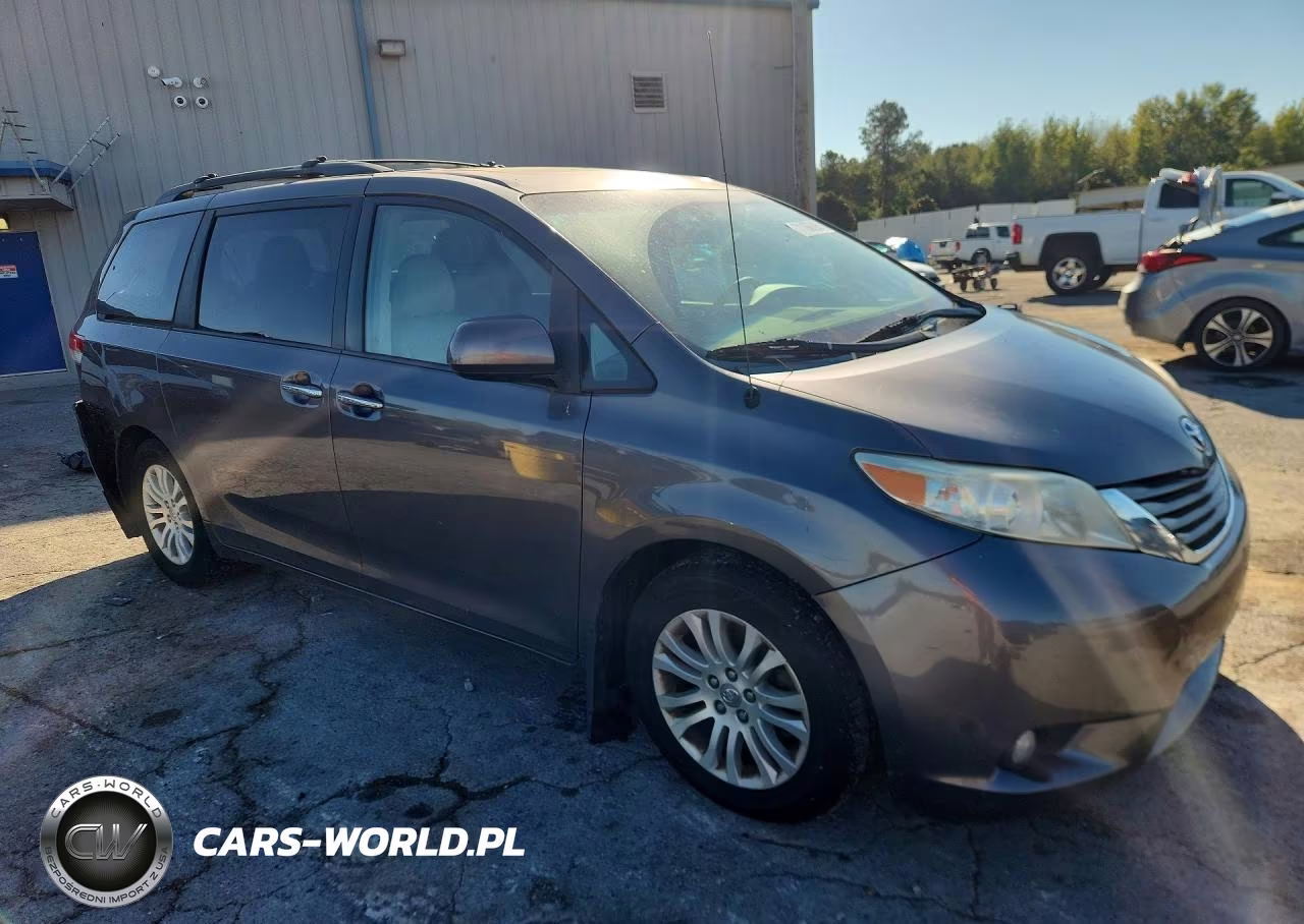2013 Toyota Sienna Xle 8-Passenger VIN:5TDYK3DC6DS362159 - 4