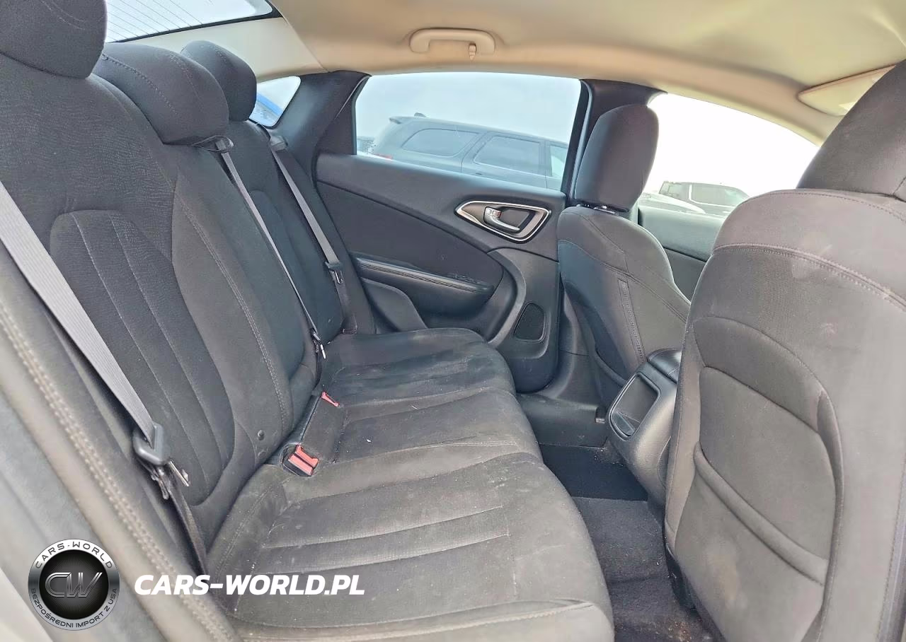 2015 Chrysler 200 Limited VIN:1C3CCCAB5FN683917 - 10