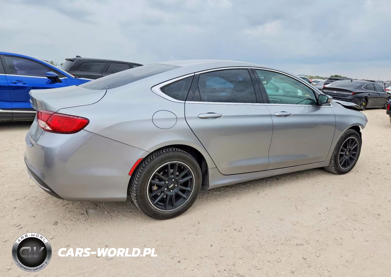 2015 Chrysler 200 Limited VIN:1C3CCCAB5FN683917 - 3