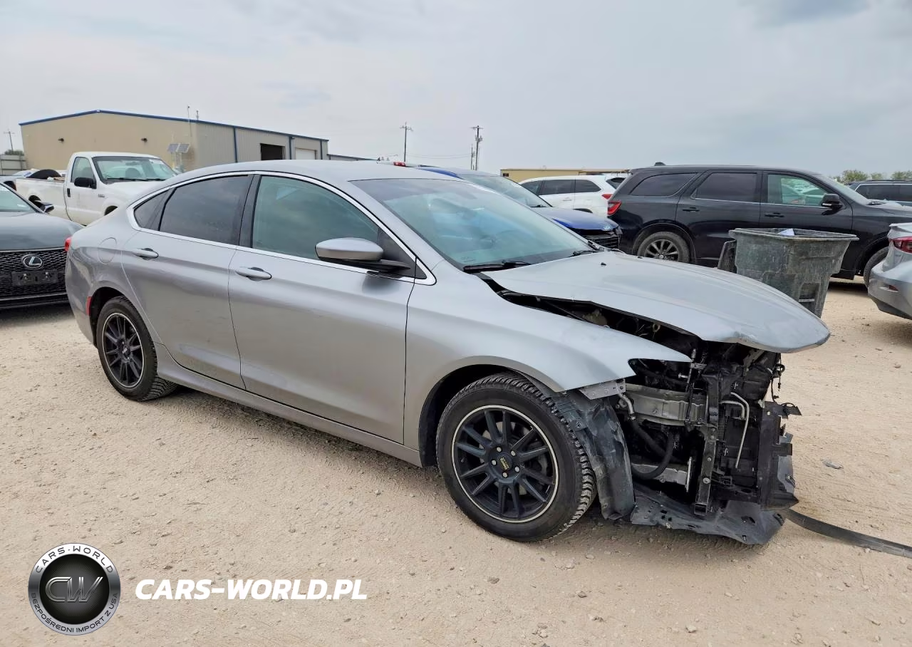 2015 Chrysler 200 Limited VIN:1C3CCCAB5FN683917 - 4