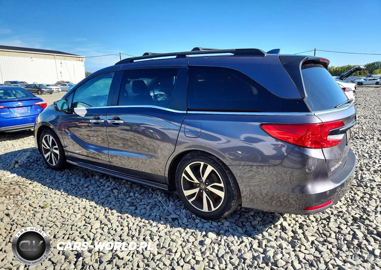 2022 Honda Odyssey Touring VIN:5FNRL6H82NB023039 - 2